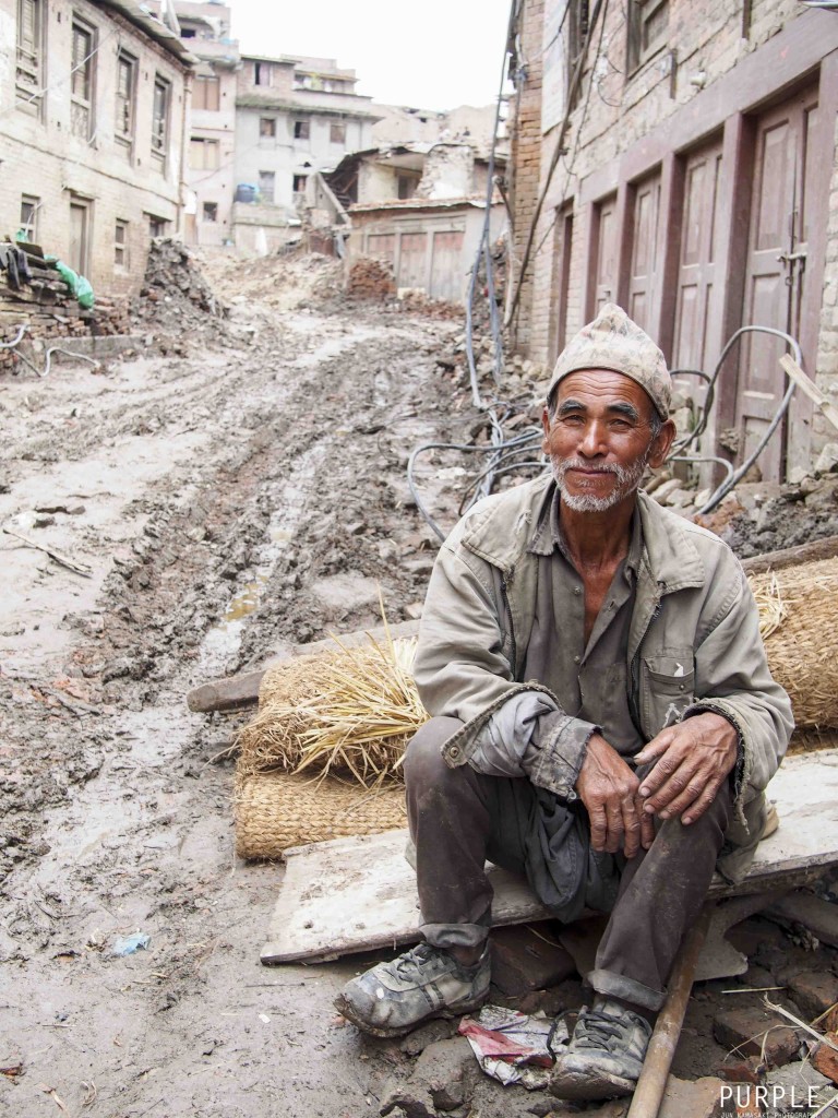 ネパールにて 地震後の一瞬 自然な表情
